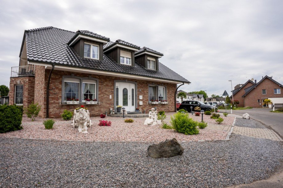 www.immobilien-zander.de Zweifamilienhaus Heinsberg